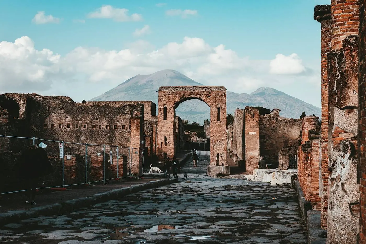 Pompei con il Vesuvio